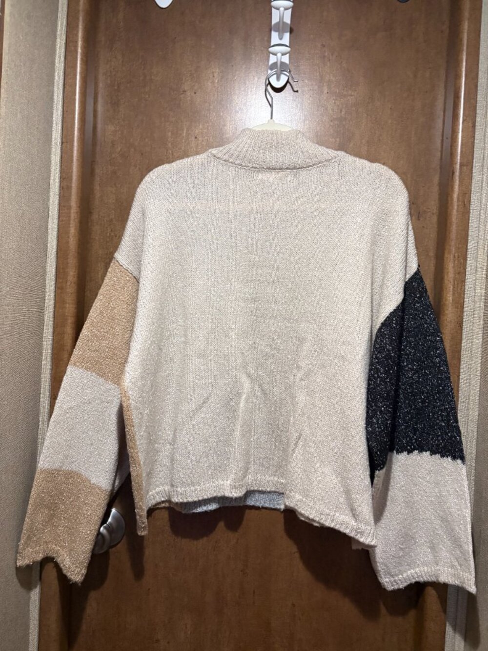 Blu Pepper Color Block Sweater - size L - Picture 2 of 3